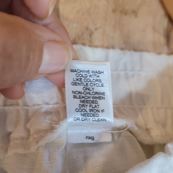 Cato White Linen Elastic Waist Drawstring Shorts Size 18/20W Pockets - Picture 9 of 10